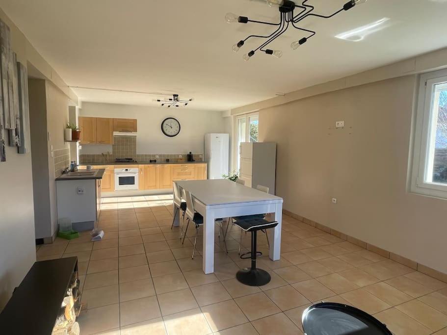 Appartement Independant En Rdc Chez Habitant Lannemezan Eksteriør bilde